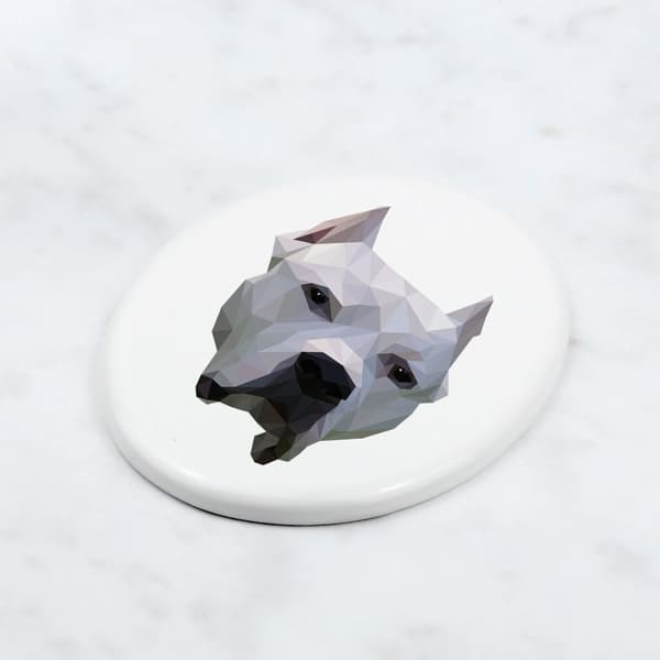 Argentiinalainen koira, Dogo Argentino - geometrinen laatta, jossa on Art-Dogin valokuva ja kaiverrus