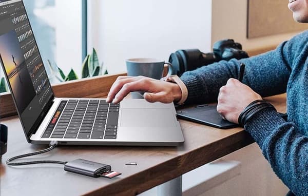 Ugreen USB-C kortinlukija, UGREEN CM401 (harmaa)