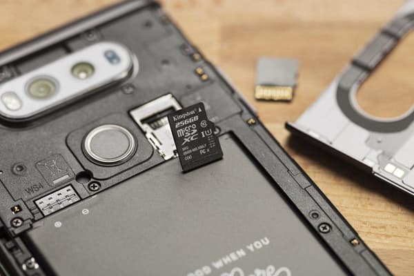 Kingston 32GB microSDHC Class 10 UHS-I + SD-sovitin