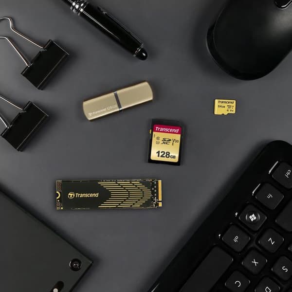 Flashminneskort - TRANSCEND - Micro SDHC - 32 GB - Video Class V30 / UHS-I U3 / Class10