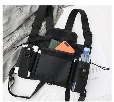 Bröstväska Chest bag 5 Fickor