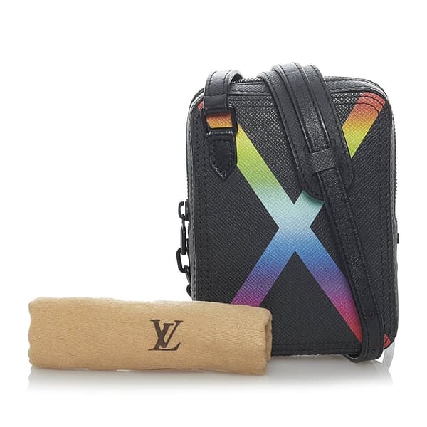 Pre-owned Louis Vuitton Taiga Rainbow Danube Black
