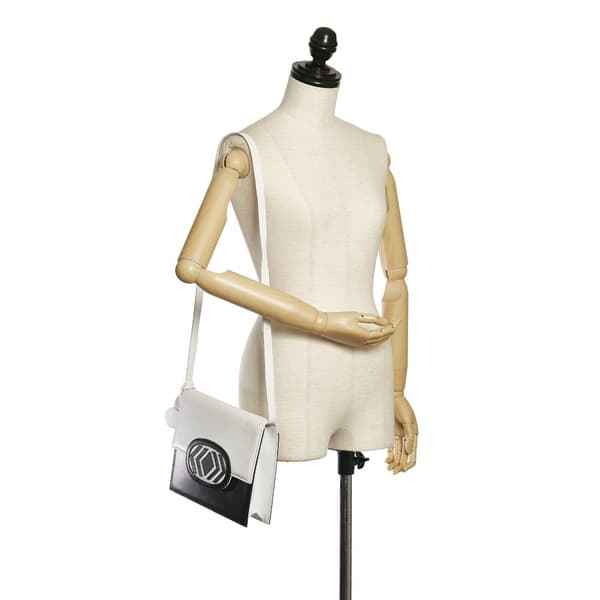 Pre-owned Valentino Leather Crossbody Bag White