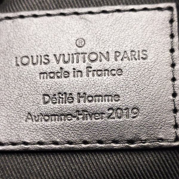 Pre-owned Louis Vuitton Taiga Rainbow Soft Trunk Black