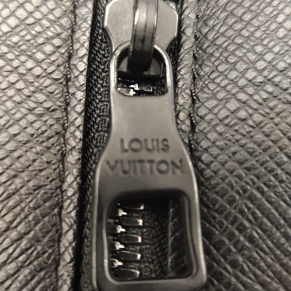 Pre-owned Louis Vuitton Taiga Rainbow Soft Trunk Black