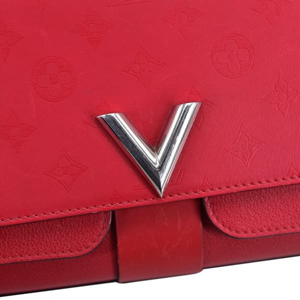 Pre-owned Louis Vuitton Monogram Cuir Plume Ecume Very Chain Bag Red
