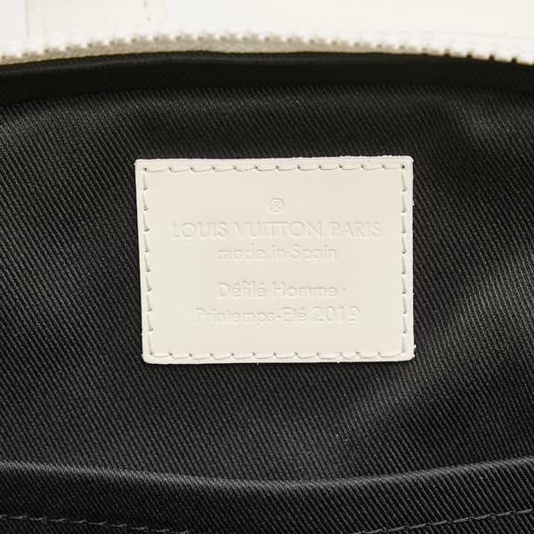 Pre-owned Louis Vuitton Monogram Taurillon Utility Side  White
