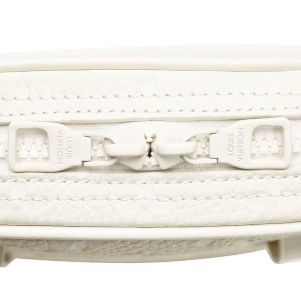 Pre-owned Louis Vuitton Monogram Taurillon Utility Side  White