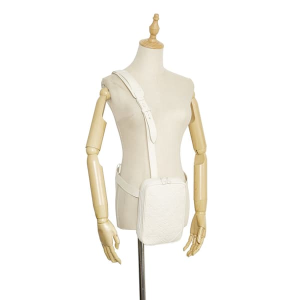 Pre-owned Louis Vuitton Monogram Taurillon Utility Side  White