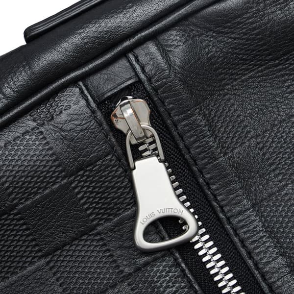 Pre-owned Louis Vuitton Damier Infini District MM Black