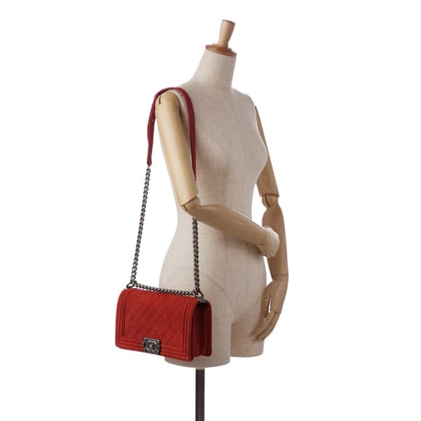 Pre-owned Chanel Old Medium Quilted Caviar Boy Flap Red
