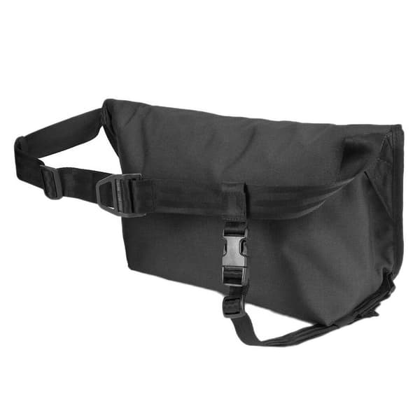 Chrome Medium Messenger Bag Simple 15l Sort