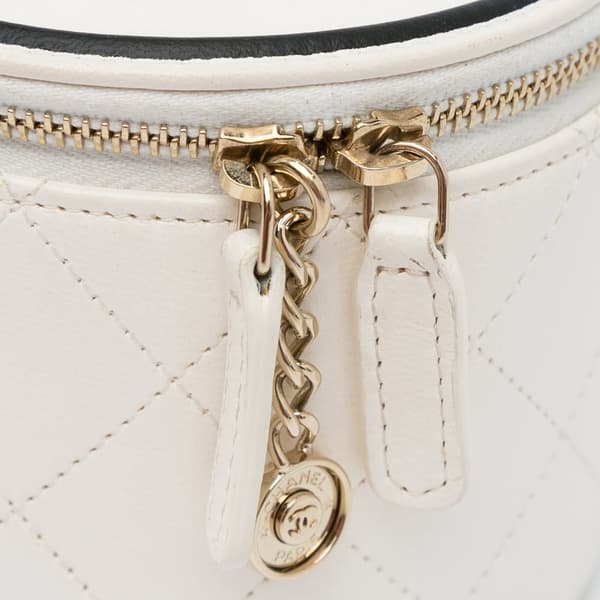 Pre-owned Chanel Chain and Charm Vanity Case White