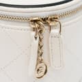 Miniatyrbild 9 av 10: Pre-owned Chanel Chain and Charm Vanity Case White