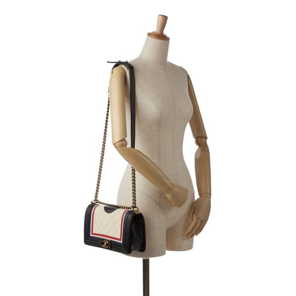 Pre-owned Chanel Crest-Embellished Medium Boy Bag White
