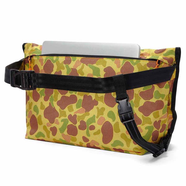 Chrome Crossbody Simple Messenger M 15l Flerfärgad