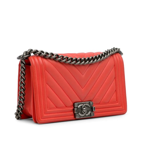 Pre-owned Chanel Old Medium Chevron Calfskin Boy Flap Red