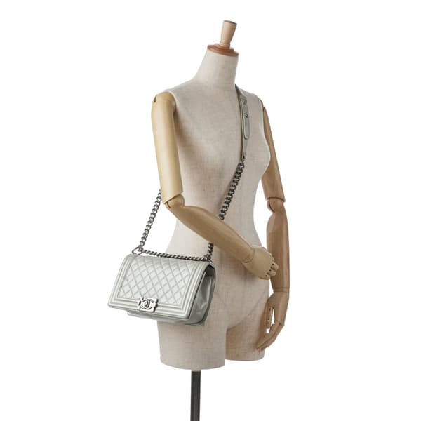 Pre-owned Chanel Old Medium Quilted Caviar Boy Flap Silver