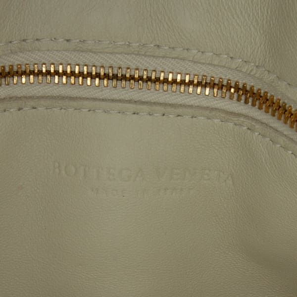 Pre-owned Bottega Veneta Nappa Intrecciato Padded Cassette Crossbody White