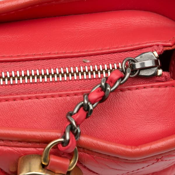 Pre-owned Chanel Small Chevron Lambskin Gabrielle Crossbody Red