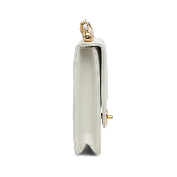 Pre-owned Chanel Small Chic Pearls Flap White