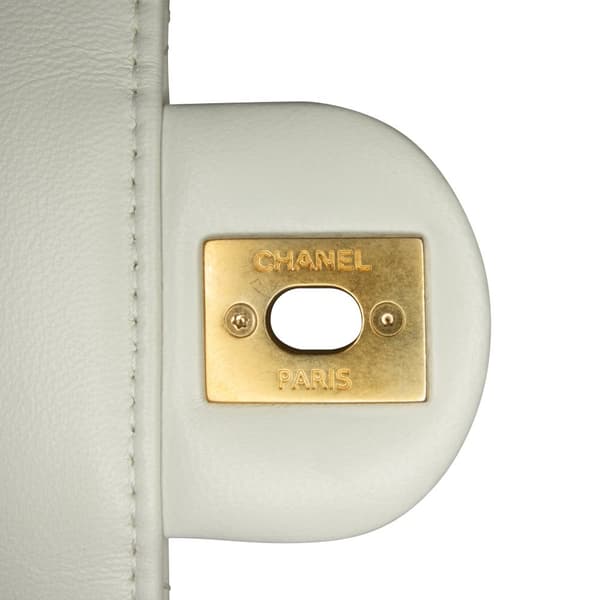 Pre-owned Chanel Small Chic Pearls Flap White