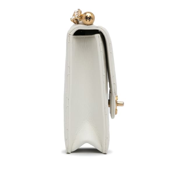 Pre-owned Chanel Small Lambskin Chic Pearls Flap White