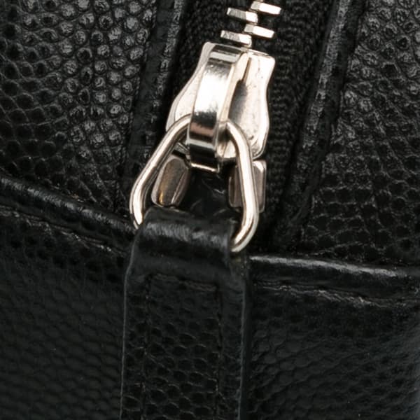 Pre-owned Chanel CC Quilted Caviar Round Clutch With Chain Black