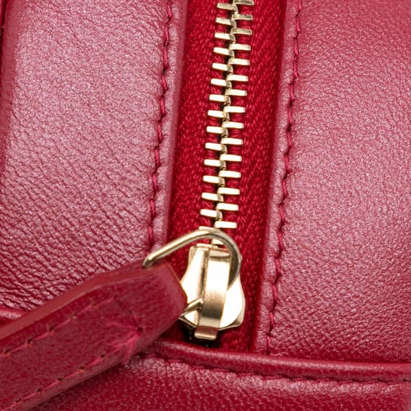 Pre-owned Chanel Quilted Lambskin Round Pearl Clutch with Chain Red