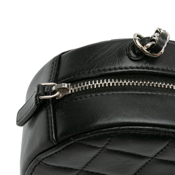 Pre-owned Chanel CC Quilted Lambskin Round Clutch with Chain Black