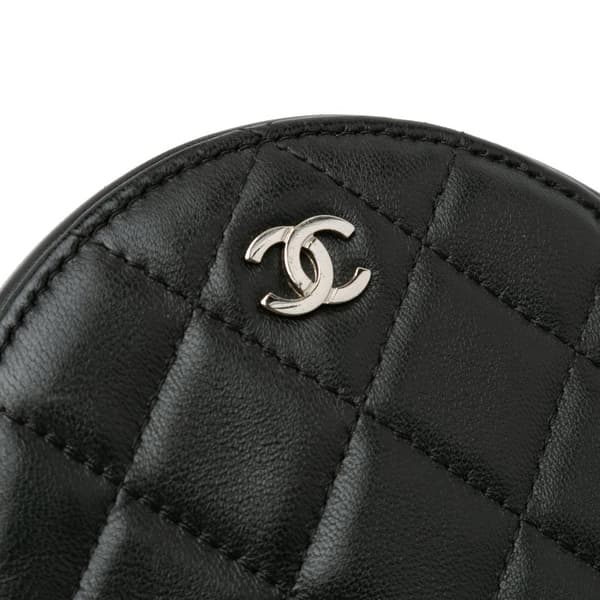 Pre-owned Chanel CC Quilted Lambskin Round Clutch with Chain Black