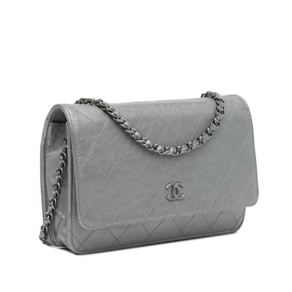Pre-owned Chanel CC Quilted Aged Calfskin Wallet On Chain Silver