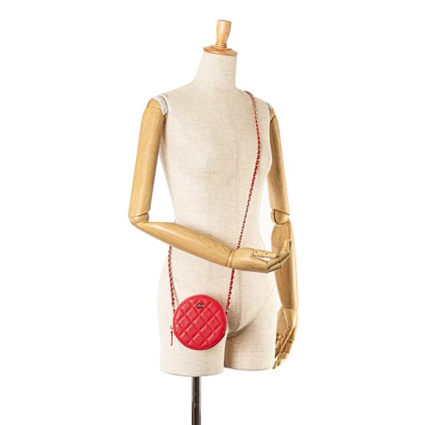 Pre-owned Chanel Quilted Caviar Round Clutch With Chain Red