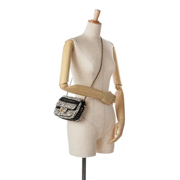 Pre-owned Chanel Raffia Braided with Love Flap White