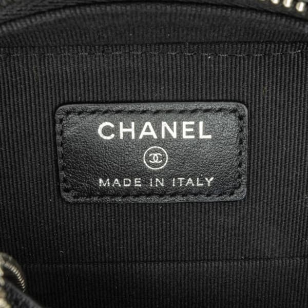 Pre-owned Chanel CC Quilted Patent Diamond Resin Clutch With Chain Black