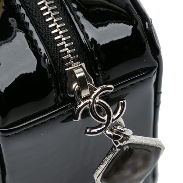 Pre-owned Chanel CC Quilted Patent Diamond Resin Clutch With Chain Black