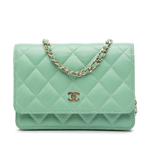 Pre-owned Chanel Mini CC Quilted Lambskin Wallet On Chain Green
