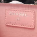 Miniatyrbillede 4 af 7: Pre-owned Chanel Lambskin and Acrylic Kiss Clutch with Chain White