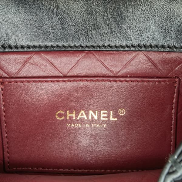 Pre-owned Chanel CC Quilted Calfskin Round Moon Messenger Flap Black