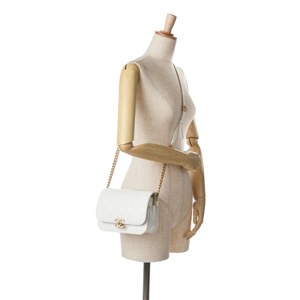 Pre-owned Chanel CC Quilted Caviar Flap Crossbody White