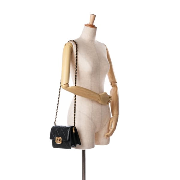 Pre-owned Chanel Quilted Lambskin Octagonal Buckle Crossbody Black