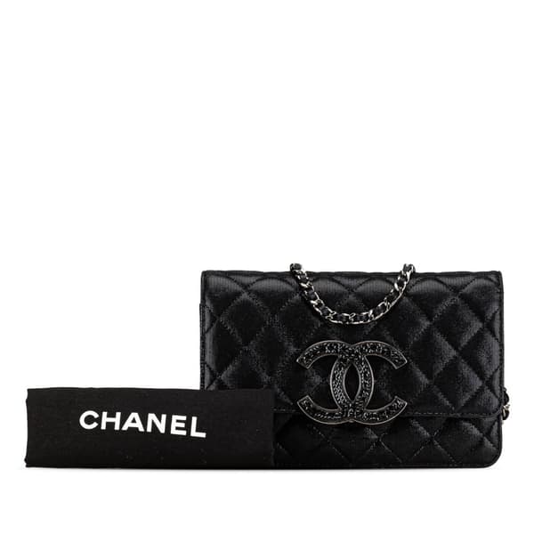 Pre-owned Chanel Iridescent Caviar Crystal CC Wallet On Chain Black