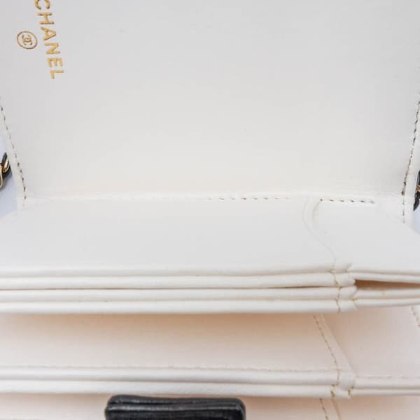 Pre-owned Chanel Quilted Lambskin Book Card Holder On Chain Black