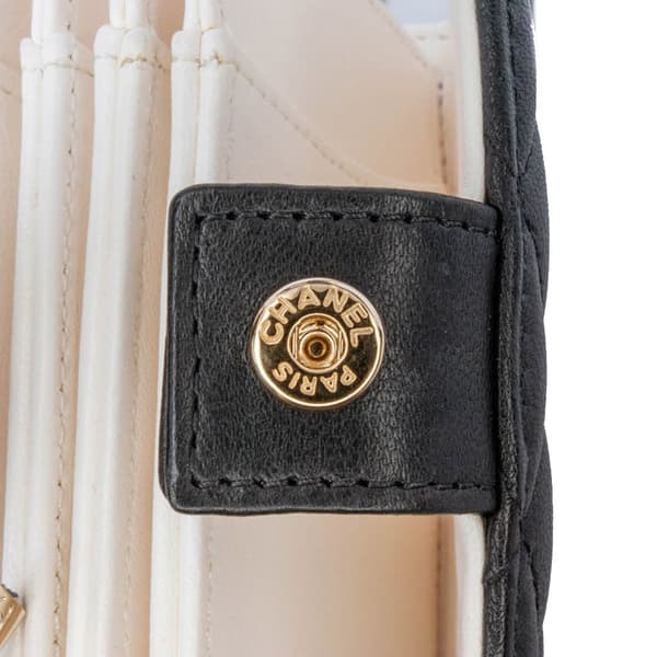 Pre-owned Chanel Quilted Lambskin Book Card Holder On Chain Black