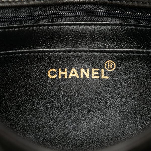 Pre-owned Chanel Medium Lambskin Diana Flap Black
