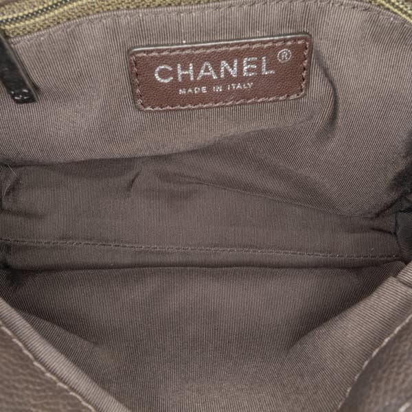 Pre-owned Chanel CC Quilted Caviar Crossbody Brown