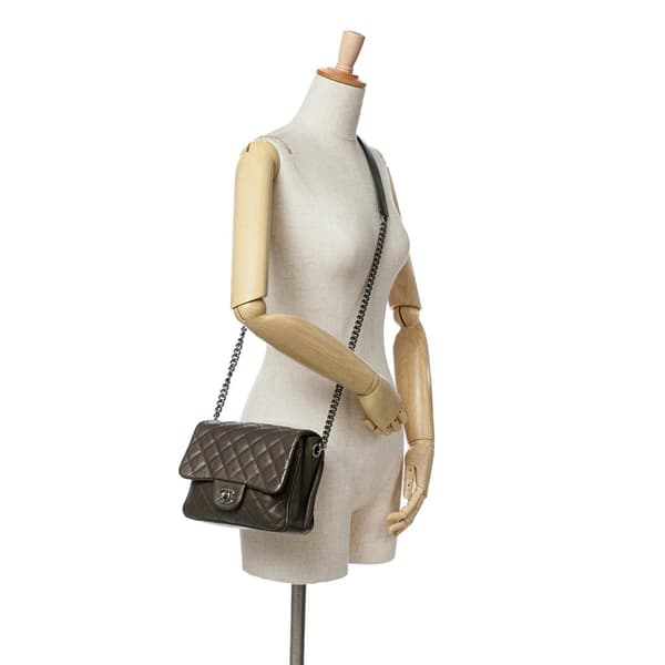 Pre-owned Chanel CC Quilted Caviar Crossbody Brown
