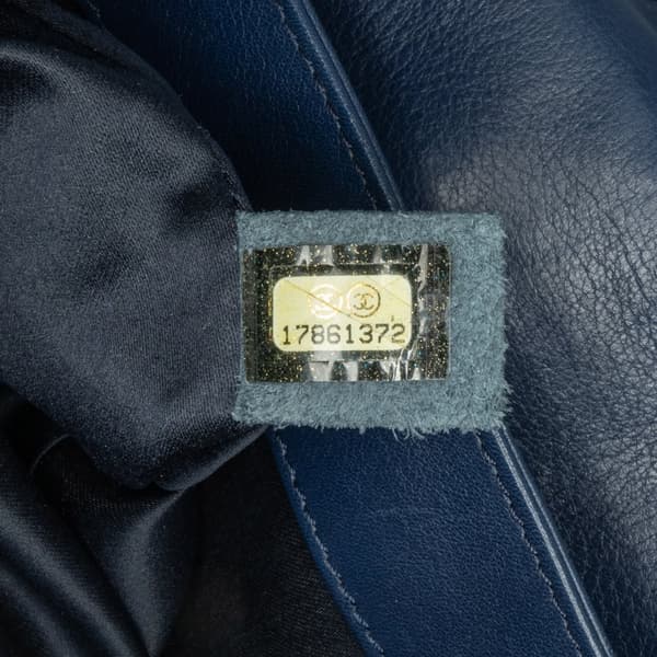 Pre-owned Chanel Medium Stitched Calfskin Citizen Flap Blue