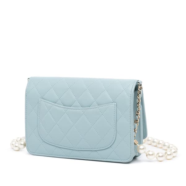 Pre-owned Chanel CC Lambskin Pearl Wallet On Chain Blue
