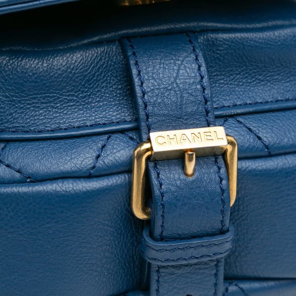 Pre-owned Chanel Quilted Grained Calfskin Casual Trip Messenger Blue